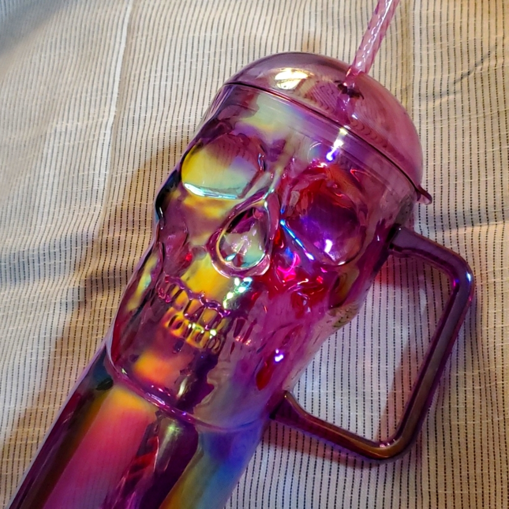 NEW- Purple Rainbow Iridescent‎ Skull Tumbler